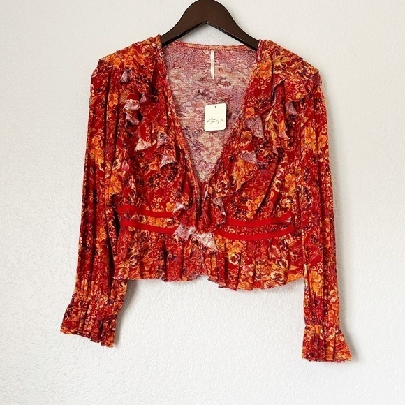 NWT FREE PEOPLE Rudi Ruffle Top Cherry Combo Small - Picture 4 of 5
